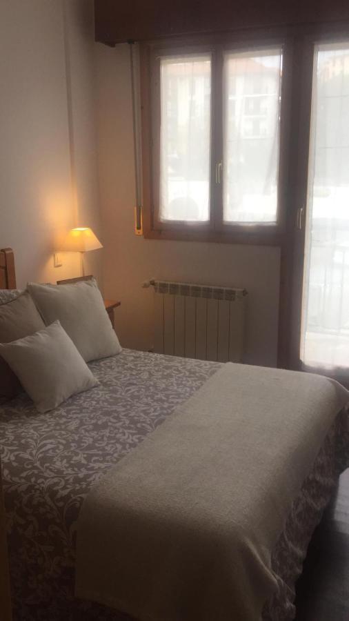 Casa De Claudia Comillas- Jardin Privado - A 10 Metros Del Capricho De Gaudi מראה חיצוני תמונה