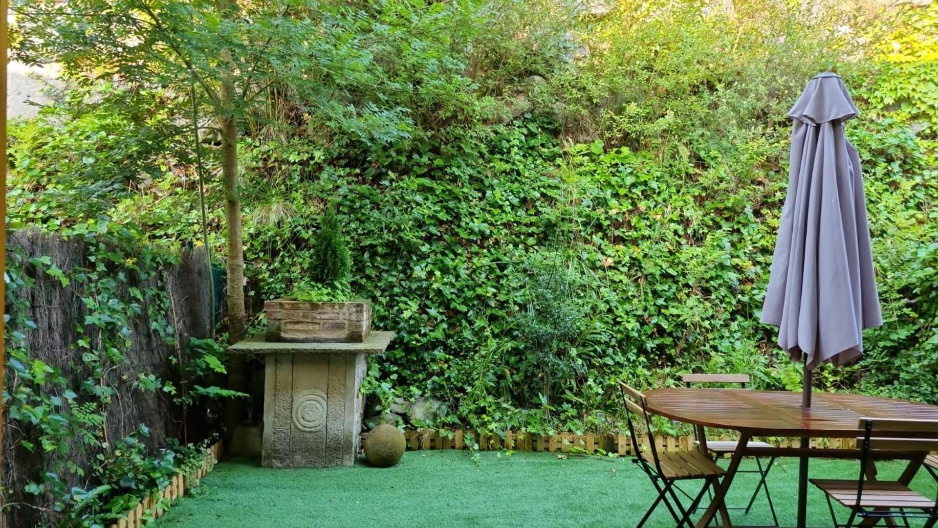 Casa De Claudia Comillas- Jardin Privado - A 10 Metros Del Capricho De Gaudi מראה חיצוני תמונה