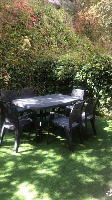 Casa De Claudia Comillas- Jardin Privado - A 10 Metros Del Capricho De Gaudi מראה חיצוני תמונה