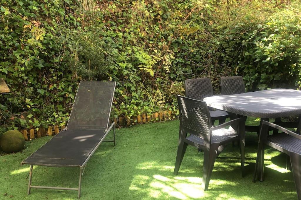 Casa De Claudia Comillas- Jardin Privado - A 10 Metros Del Capricho De Gaudi מראה חיצוני תמונה