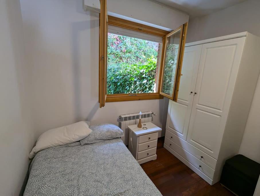 Casa De Claudia Comillas- Jardin Privado - A 10 Metros Del Capricho De Gaudi מראה חיצוני תמונה