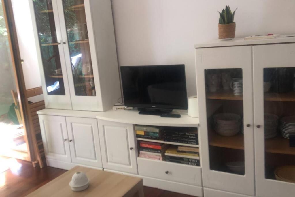 Casa De Claudia Comillas- Jardin Privado - A 10 Metros Del Capricho De Gaudi מראה חיצוני תמונה